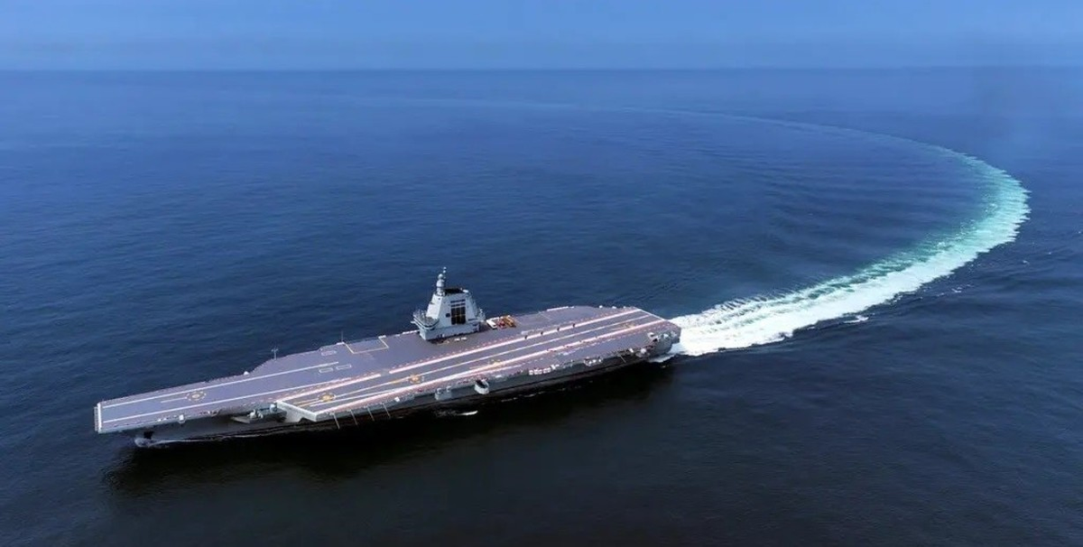 El Fujian. El Fujian.