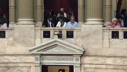 altText(Tinelli (¿diputado?) junto a Galmarini: Famosos y sorpresas antes de la llegada de Alberto F)}