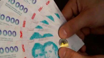 Alarma por deuda y mora en Argentina: la mitad del salario se esfuma en gastos fijos y créditos