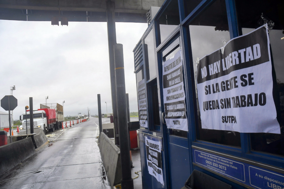 Con el fin de la concesión, quedan 500 trabajadores en la calle. Con el fin de la concesión, quedan 500 trabajadores en la calle.