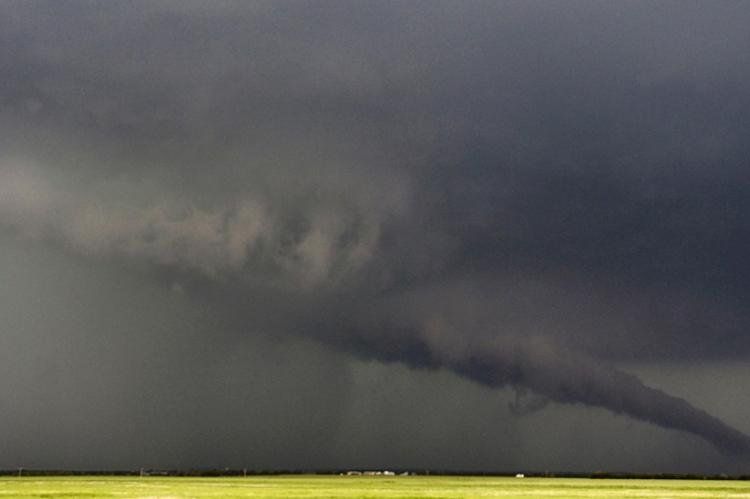 19/05/2013. El tornado cuando pasó por South Haven, Kansas.