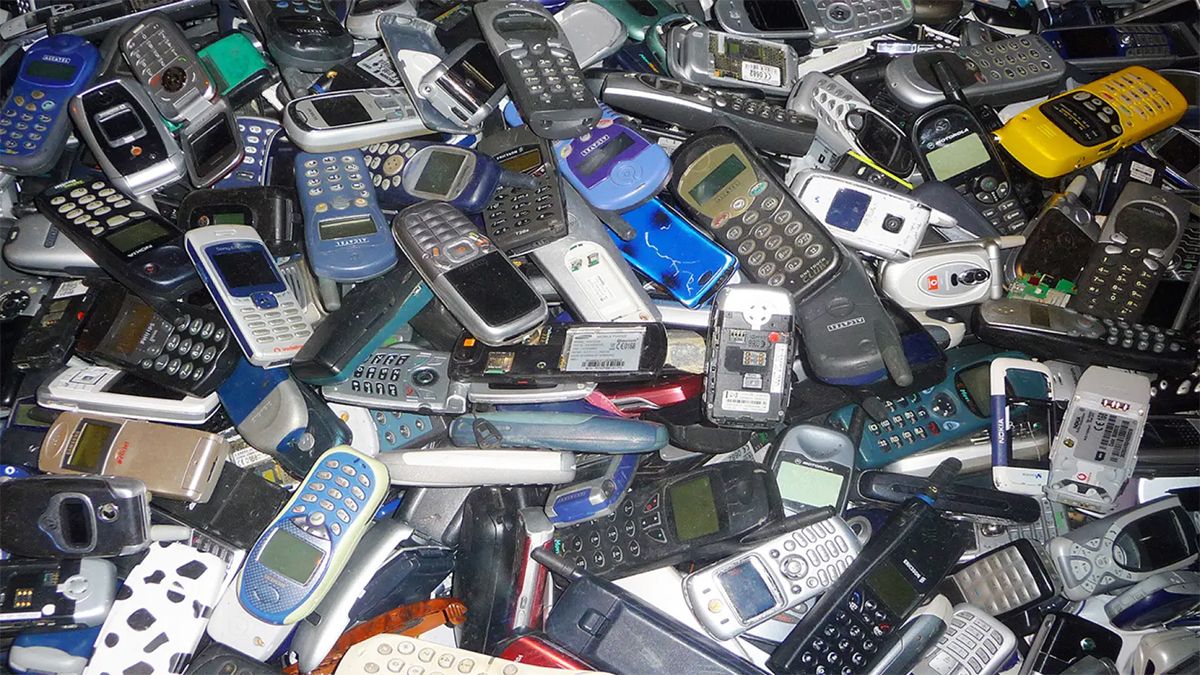 La obsolescencia tecnológica programada acorta la vida de los distintos dispositivos digitales de uso cotidiano y es una grave amenaza al medio ambiente. La obsolescencia tecnológica programada acorta la vida de los distintos dispositivos digitales de uso cotidiano y es una grave amenaza al medio ambiente.