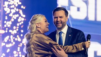 JD Vance presentado por Erika Kirk. JD Vance presentado por Erika Kirk.