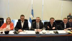 altText(Señales de unidad de Alberto F que satisfacen a CFK, al igual que a quienes cuestionan su autoridad)}