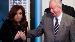 altText(Se va Grondona, y en 'Twitter' festejan: 