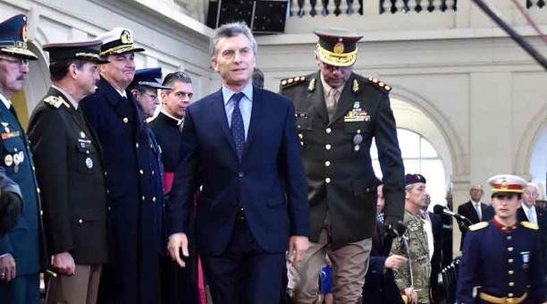 Macri intentará calmar a los militares