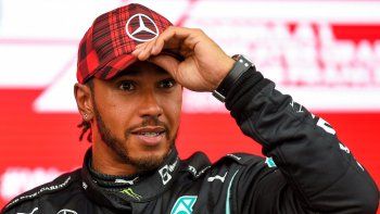 Lewis Hamilton da un mensaje alentador al público, por su futuro en la Fórmula 1. Lewis Hamilton da un mensaje alentador al público, por su futuro en la Fórmula 1.