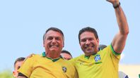 Alexandre Ramagem y Jair Bolsonaro. Alexandre Ramagem y Jair Bolsonaro.