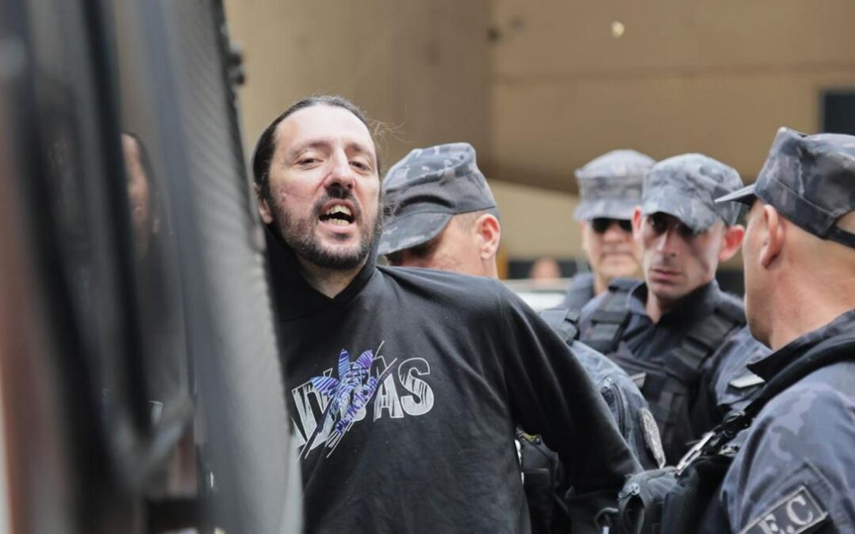 Laurta ahora enfrenta prisión preventiva por el doble femicidio y por el homicidio del chofer Martín Sebastián Palacio. Laurta ahora enfrenta prisión preventiva por el doble femicidio y por el homicidio del chofer Martín Sebastián Palacio.