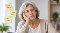 La edad no entraña riesgo directo de contraer Alzheimer, si bien la memoria cambia a lo largo de la vida y algunas fallas ocasionales pueden ser esperables.