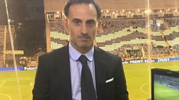 River se clasificó a los octavosde final de la Libertadores tras golear a Colo Colo de Chile 4-0. Independientele ganó 4-0 a La Guaira en la Sudamericana. Durante la transmisión del canalFox Sports, el comentarista Diego Latorre fue blanco de duras críticas en lared social Twitter y los usuarios lo tildaron de “infumable”. River se clasificó a los octavosde final de la Libertadores tras golear a Colo Colo de Chile 4-0. Independientele ganó 4-0 a La Guaira en la Sudamericana. Durante la transmisión del canalFox Sports, el comentarista Diego Latorre fue blanco de duras críticas en lared social Twitter y los usuarios lo tildaron de “infumable”.