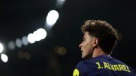 Julián Álvarez quedó en el centro del mercado tras la oferta de Real Madrid, el rechazo del Atlético y el interés de Barcelona por meterse en la pelea. Julián Álvarez quedó en el centro del mercado tras la oferta de Real Madrid, el rechazo del Atlético y el interés de Barcelona por meterse en la pelea.