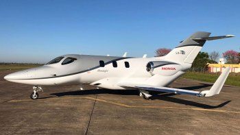 Revelan detalles y documentos del viaje de Adorni en jet privado a Punta del Este