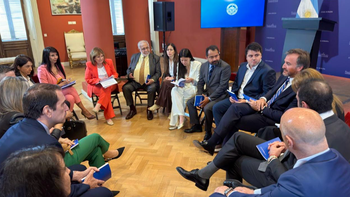 Patricia Bullrich se reunió con los senadores de LLA.