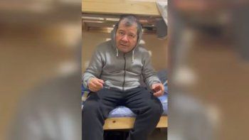 El líder piquetero Emerenciano Sena reveló un video donde muestran su celda. El líder piquetero Emerenciano Sena reveló un video donde muestran su celda.