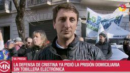 El movilero de TN/El Trece Alan Ferrero fue víctima de agresiones de parte de los manifestantes. El movilero de TN/El Trece Alan Ferrero fue víctima de agresiones de parte de los manifestantes.