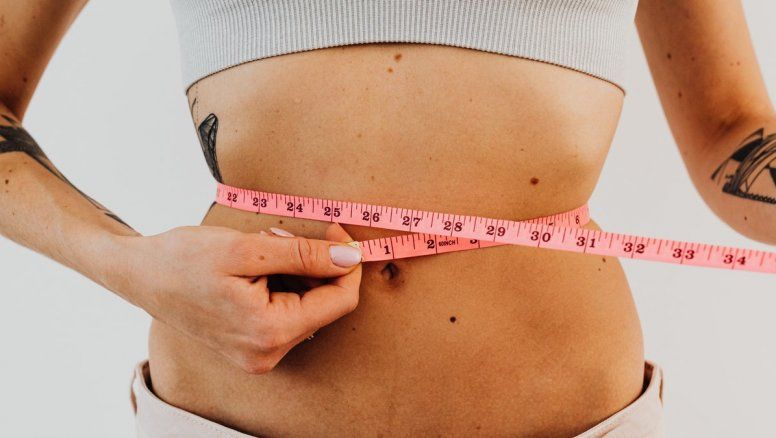 Este método japonés alivia el dolor de espalda y reduce la cintura