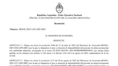 Otra derrota para Milei y Sturzenegger:  Tuvieron que anular los pases a disponibilidad de estales