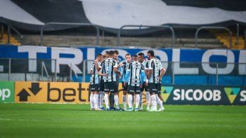 Gremio perdió la categoría y jugará la B de Brasil en 2022. Gremio perdió la categoría y jugará la B de Brasil en 2022.