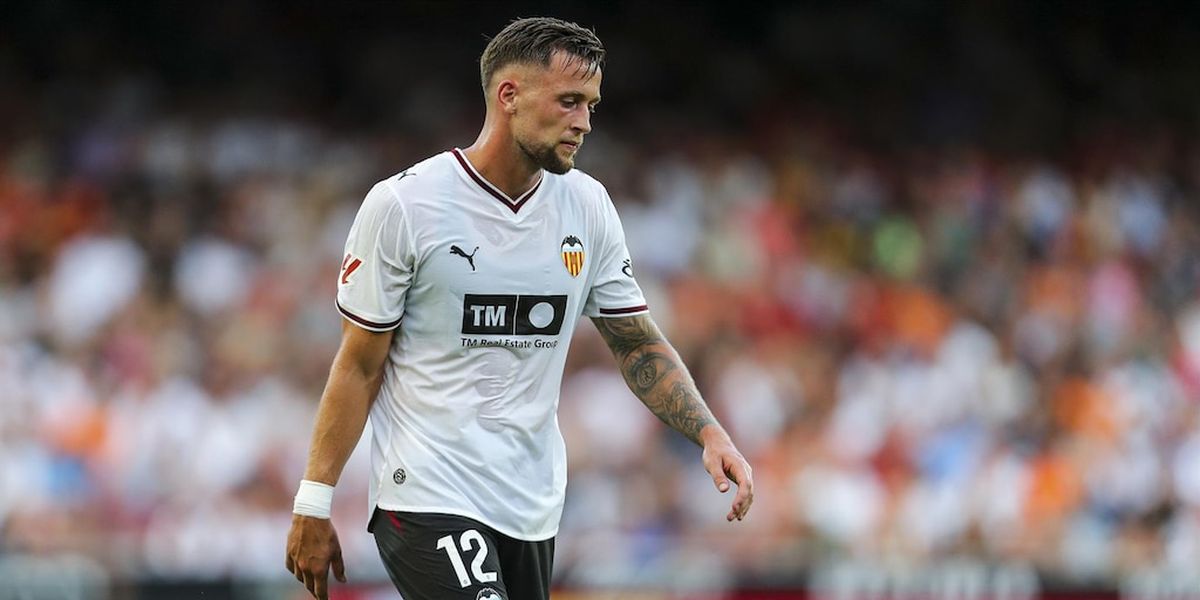 Justin de Haas, defensor del Valencia, con el tobillo lesionado.