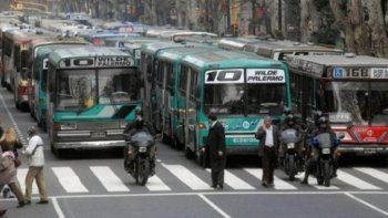 Ya rige el 'tarifazo' en el transporte: Suben colectivos, subte y peajes
