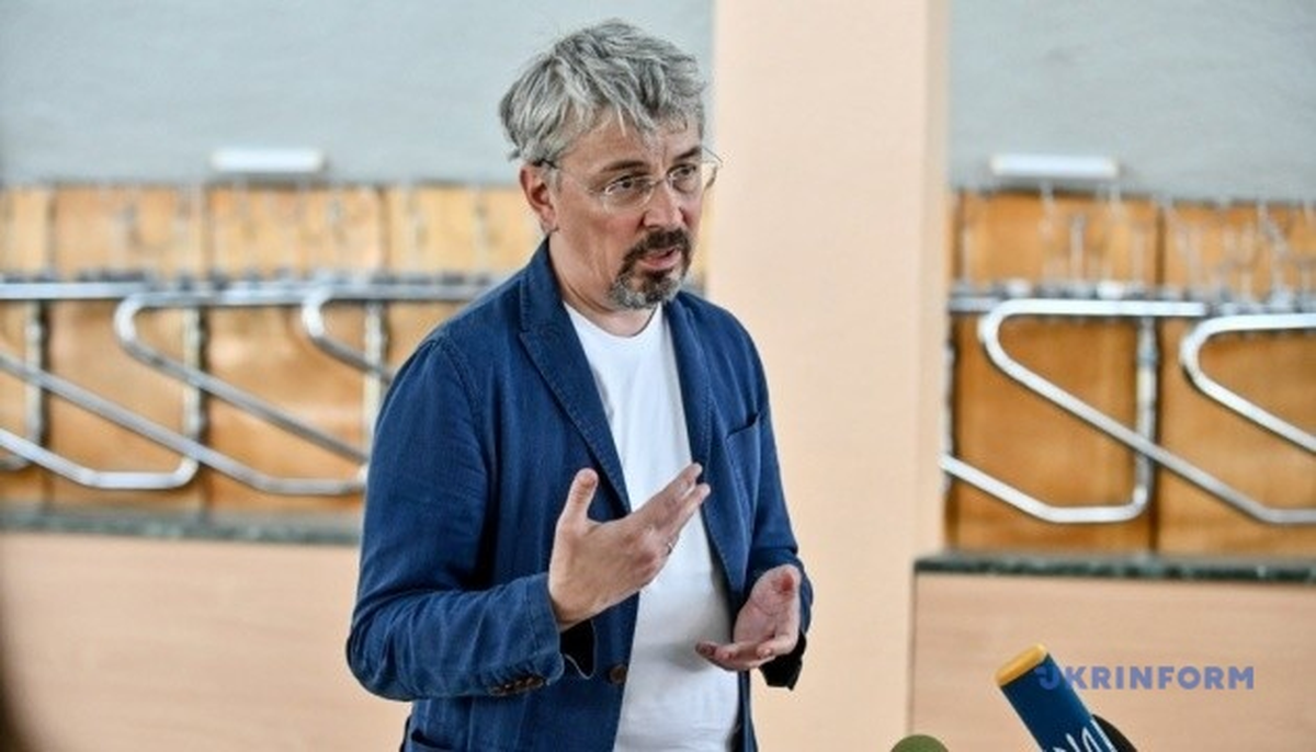 Oleksandr Tkachenko, ministro de cultura e información de Ucrania.