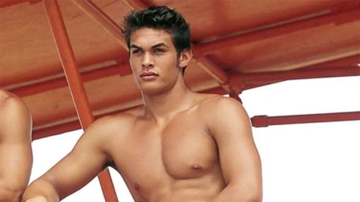 Jason Momoa trabajó como mozo y modelo antes de incursionar en la actuación. Su primer papel fue en "Baywatch: Hawaii". Jason Momoa trabajó como mozo y modelo antes de incursionar en la actuación. Su primer papel fue en "Baywatch: Hawaii".