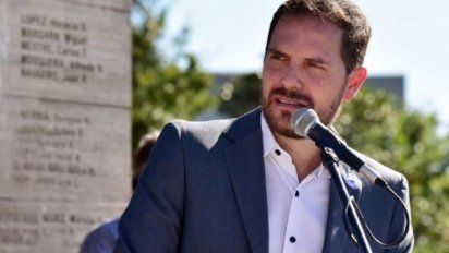 Un funcionario, dos cargos y una denuncia
