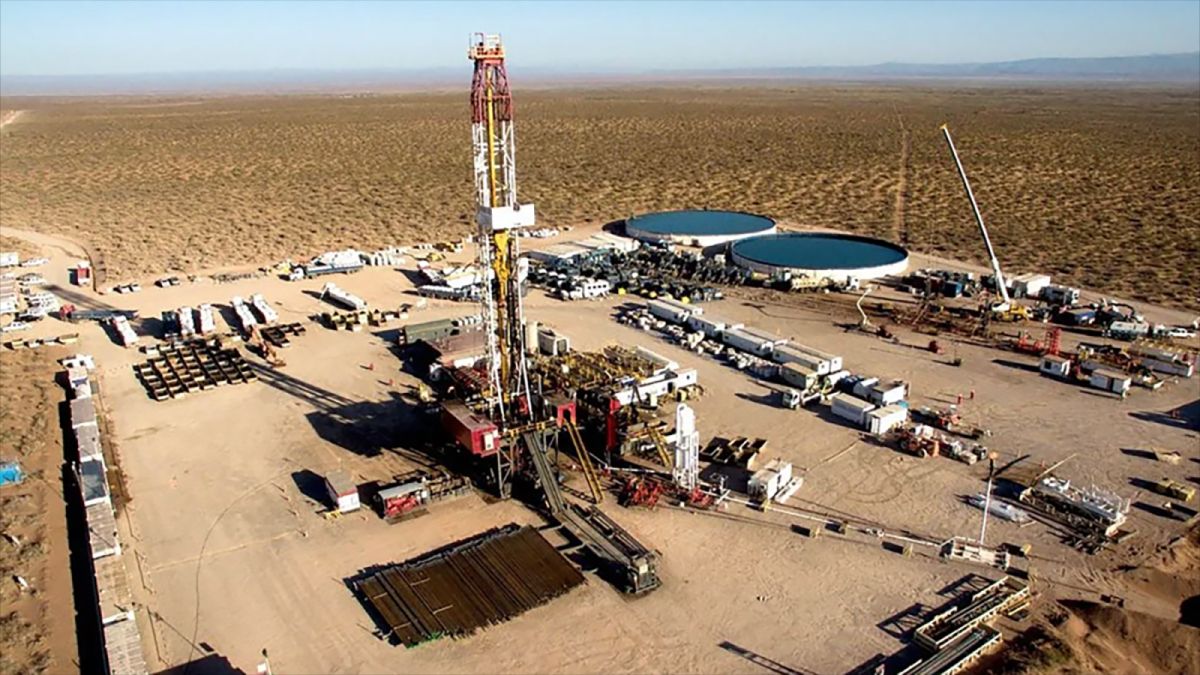 YPF anunció que La Angostura Sur se consolidó como uno de los cinco bloques más productivos de Vaca Muerta luego de que elevara su producción de barriles. YPF anunció que La Angostura Sur se consolidó como uno de los cinco bloques más productivos de Vaca Muerta luego de que elevara su producción de barriles.