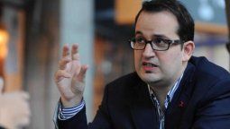 altText(Se acabó la espera: Solá designó como embajador en Roma a Roberto Carlés)}