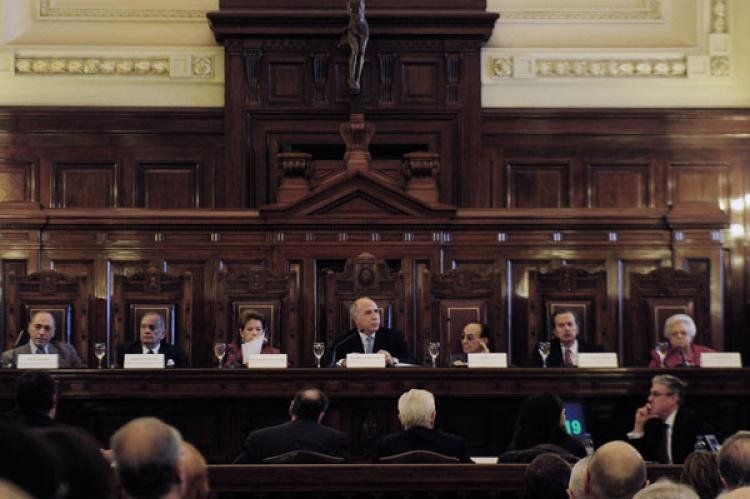 La Corte pasó a un cuarto intermedio.