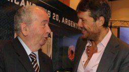 altText(Vuelve la Guerra Grupo Clarín vs. Tinelli: Filtran escuchas y denuncian que arregló partidos con Grondona)}