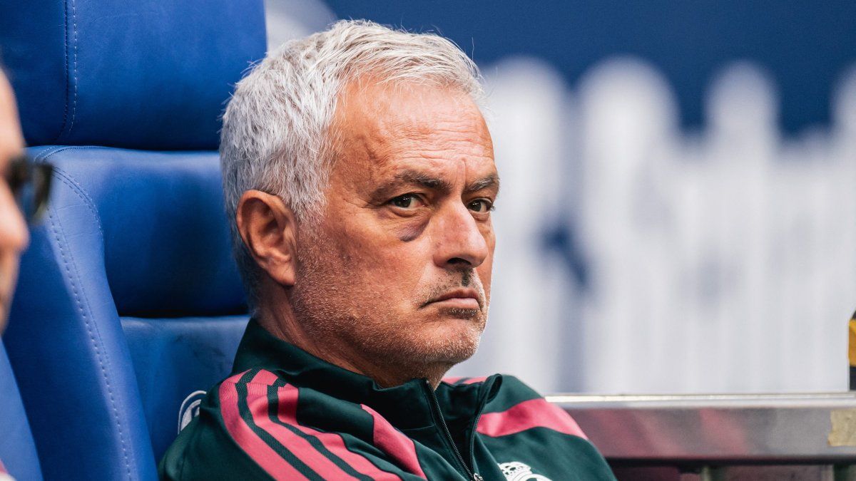 José Mourinho comenzó a imponer nuevas normas en Valdebebas con el objetivo de reconstruir el vestuario del Real Madrid tras una temporada cargada de conflictos internos.