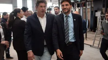 A falta de dos semanas para el Mundial, Roly hace las suyas. A falta de dos semanas para el Mundial, Roly hace las suyas.