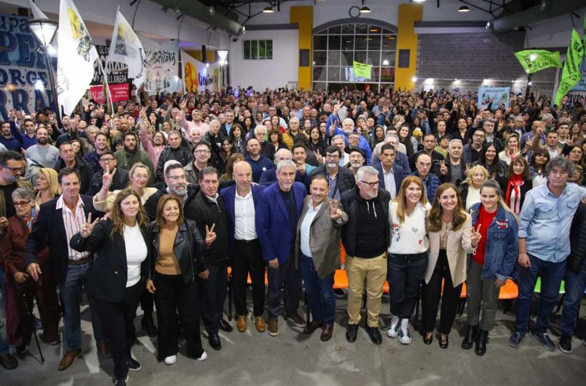 Ricardo Quintela y Jorge Ferraresi, quien se opone a la lista de unidad con CFK. Ricardo Quintela y Jorge Ferraresi, quien se opone a la lista de unidad con CFK.