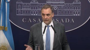 Manuel Adorni apunta contra el lugar de residencia de Jorge Macri. Manuel Adorni apunta contra el lugar de residencia de Jorge Macri.