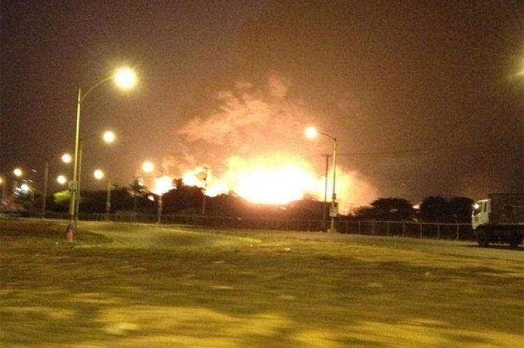 Explosión en la refinería de Amuay, con una capacidad de 645.000 barriles por día (bpd).