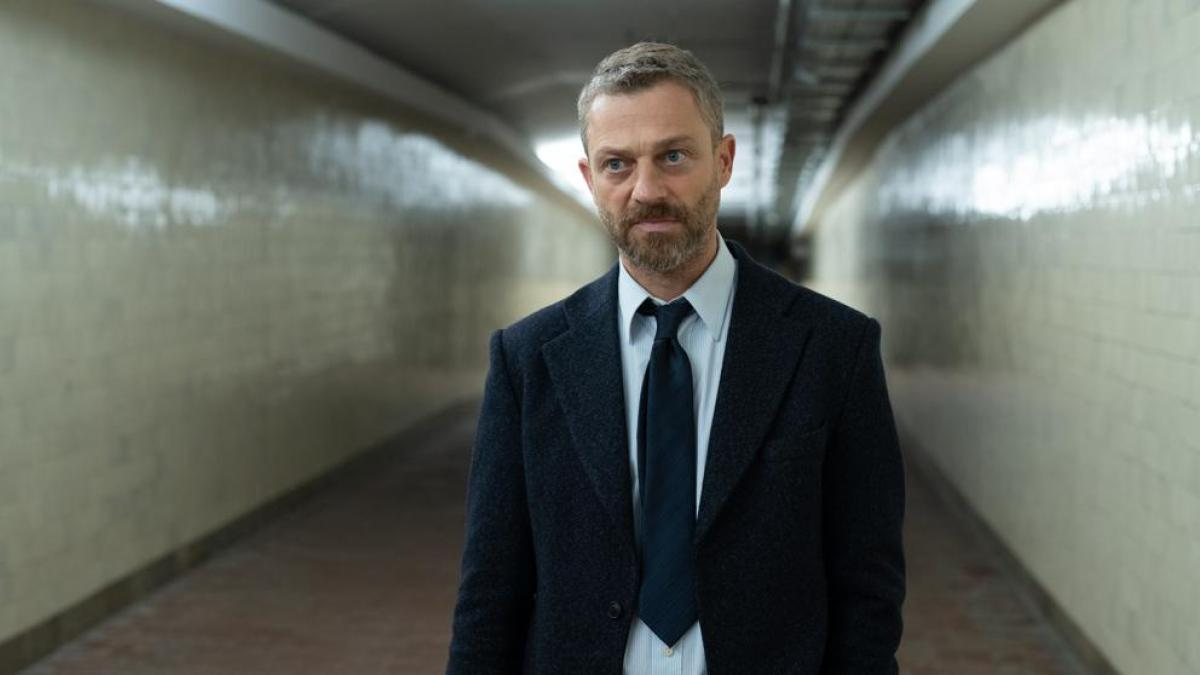 La miniserie de Netflix que te va a atrapar desde el comienzo. La miniserie de Netflix que te va a atrapar desde el comienzo.