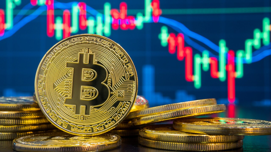 Bitcoin sigue alejado de su máximo histórico.