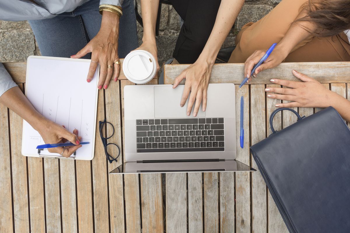 Las empresas deberán adaptar sus procedimientos para organizar las licencias y coordinar las ausencias de sus equipos. Las empresas deberán adaptar sus procedimientos para organizar las licencias y coordinar las ausencias de sus equipos. 