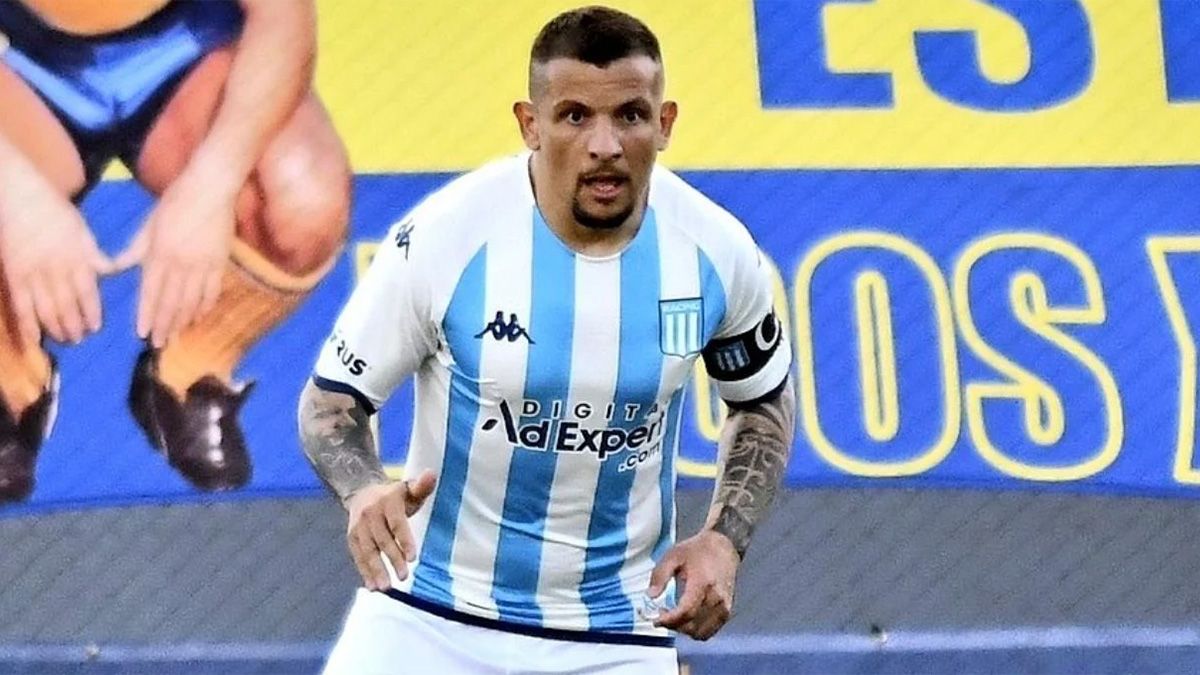 Emiliano Vecchio faltó por segundo día a los trabajos de pretemporada de Racing, que comanda el entrenador Gustavo Costas, y anunció que rescindirá su contrato con el club.