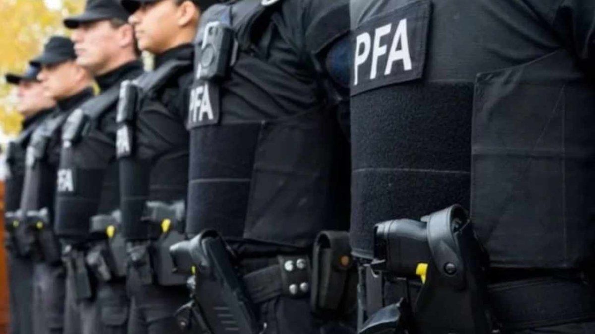 Gendarmería secuestró documentación en la sede de la fuerza por orden de la Justicia Federal.