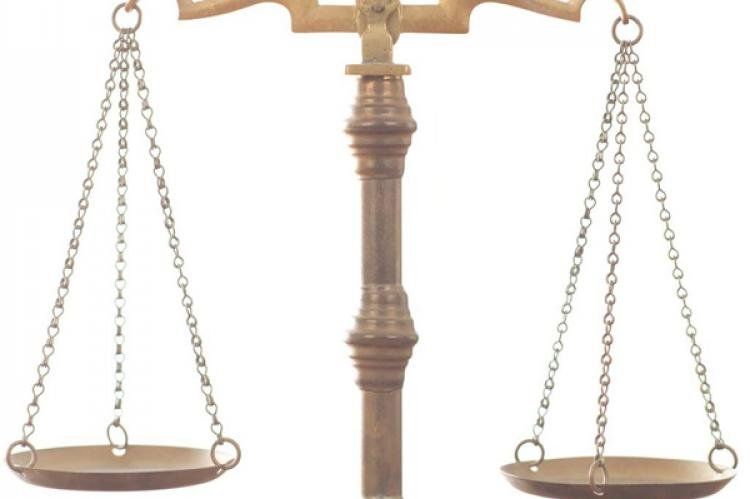 Quieren Justicia para pocos, es decir, impunidad para ellos. Nosotros queremos Justicia para todos, es decir, para los hombres y mujeres de buena voluntad que trabajamos al servicio del bien común y que les abrimos nuestros corazones a todos los pueblos