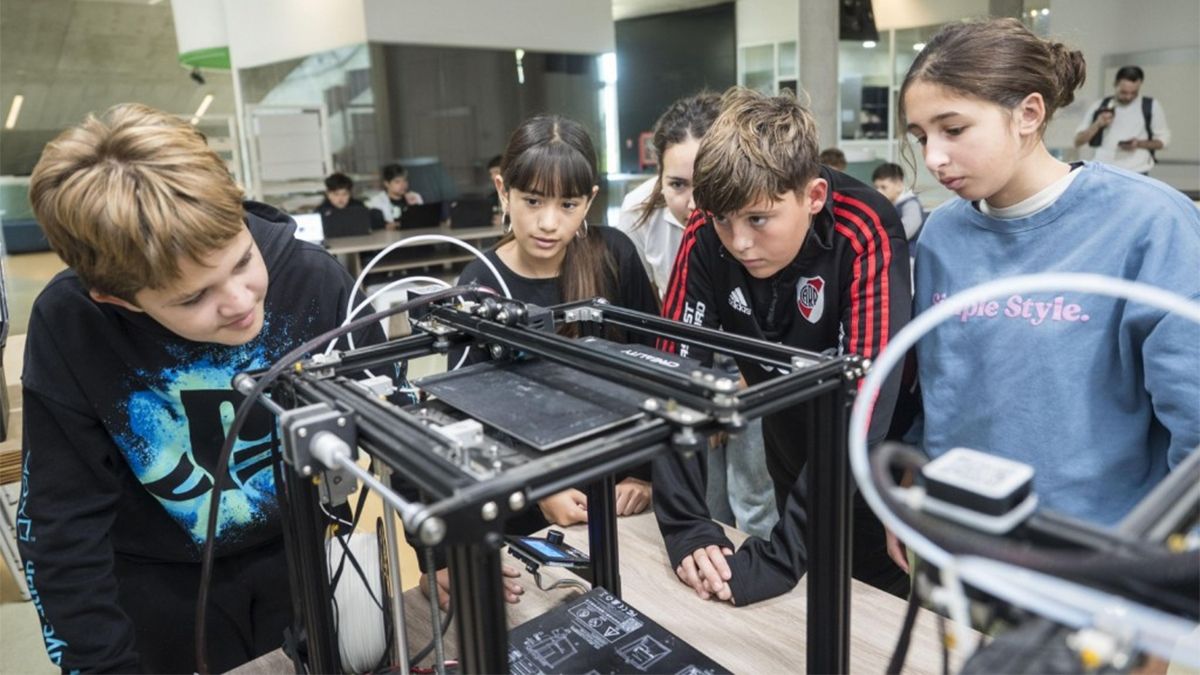 El Instituto Universitario para el Desarrollo Productivo y Tecnológico lanzó el concurso de Tecnocreadores para alumnos de colegios secundarios. El Instituto Universitario para el Desarrollo Productivo y Tecnológico lanzó el concurso de Tecnocreadores para alumnos de colegios secundarios.