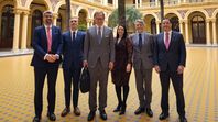 En el Patio de las Palmeras el equipo de Henley & Partners dirigido por Juerg Steffen.