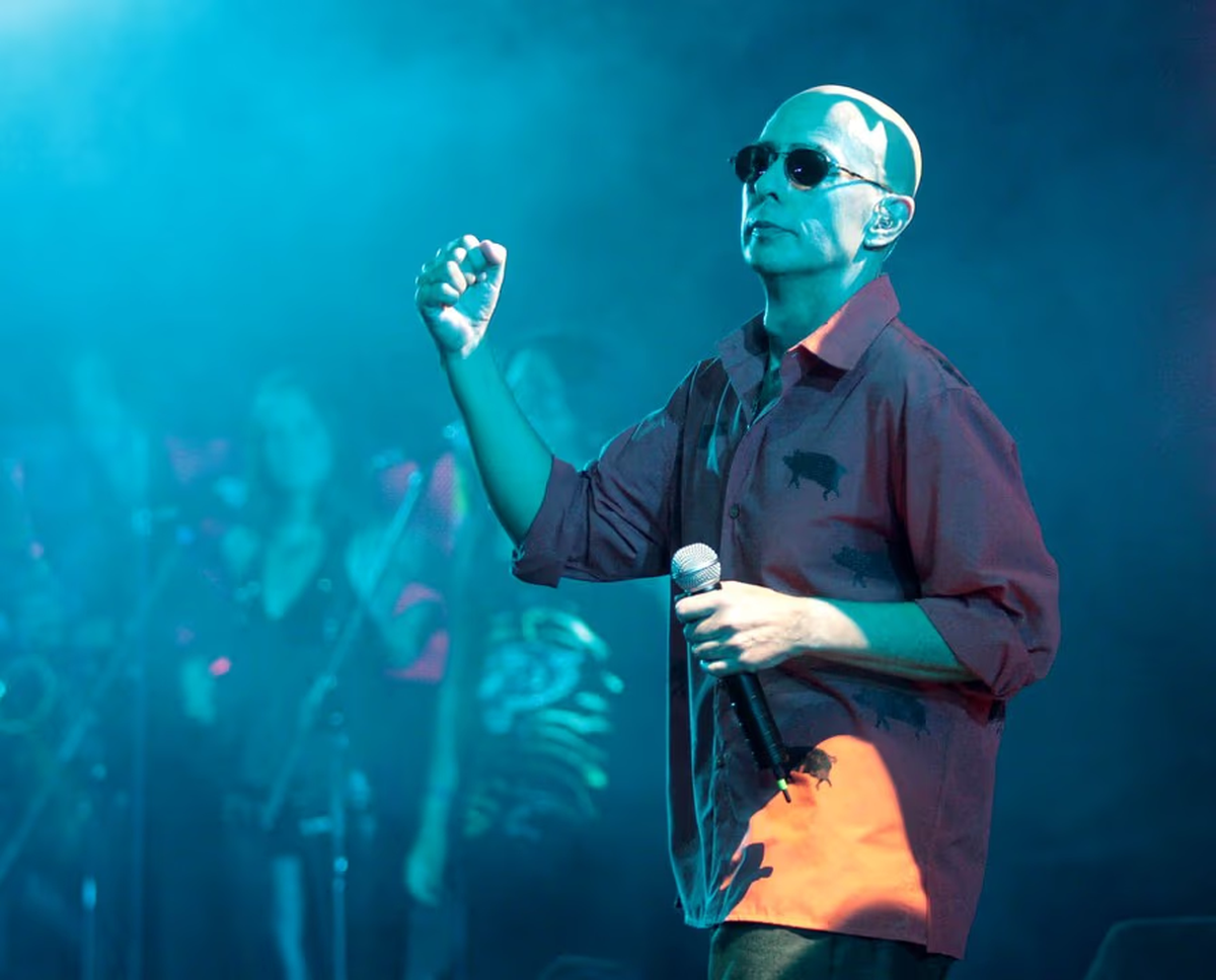 Mientras exigía bajar la música, Funes Ugarte quedó completamente tapado por las canciones del Indio. Su enojo y una frase final desafortunada dispararon burlas y viralización inmediata. Foto: NA Mientras exigía bajar la música, Funes Ugarte quedó completamente tapado por las canciones del Indio. Su enojo y una frase final desafortunada dispararon burlas y viralización inmediata. Foto: NA