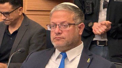 Ministro de Israel Ben Gvir propone la pena de muerte para presos palestinos al estilo Ku Klux Klan
