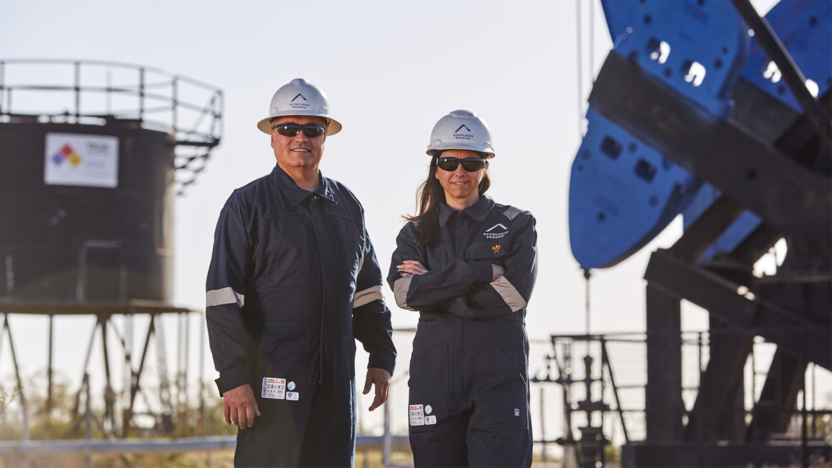 Las petroleras se van hacia Vaca Muerta y dejan de lado el petróleo convencional. Las petroleras se van hacia Vaca Muerta y dejan de lado el petróleo convencional.