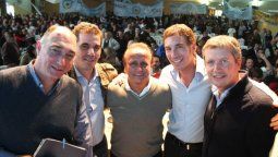 altText(Macri ya tiene su 'pata peronista' nacional)}