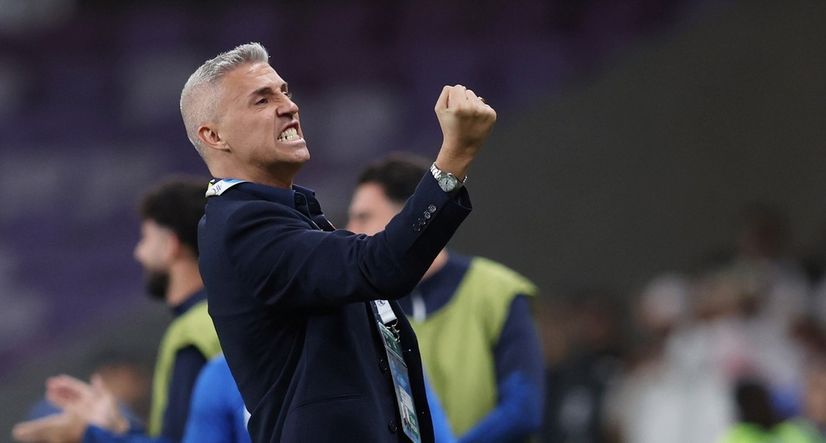 El festejo de Hernán Crespo, entrenador de Al-Ain. El festejo de Hernán Crespo, entrenador de Al-Ain.